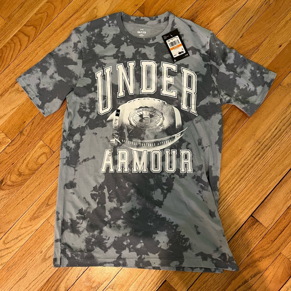 NEW WITH TAGS men's S Under Armour gray camo t-shirt